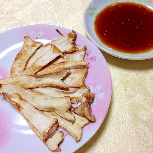 簡単！エリンギの素焼き（焼肉ポン酢タレ） レシピ・作り方 by