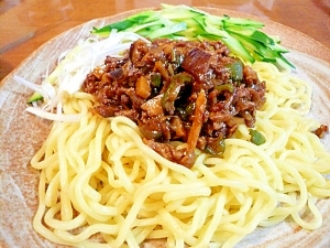 ジャージャー麺