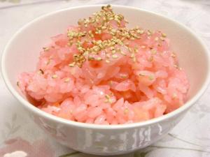 簡単☆鮮やかなサクラ色♪紅しょうが炊き込みご飯