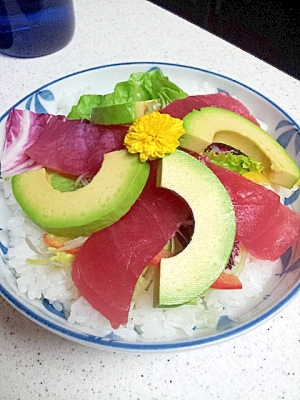 マグロとアボカドのヘルシーサラダ丼★わさび醤油で