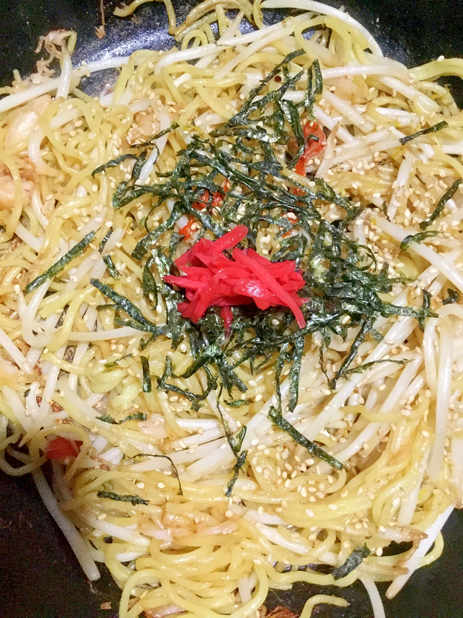 鶏皮と白菜ともやしの塩焼きそば。