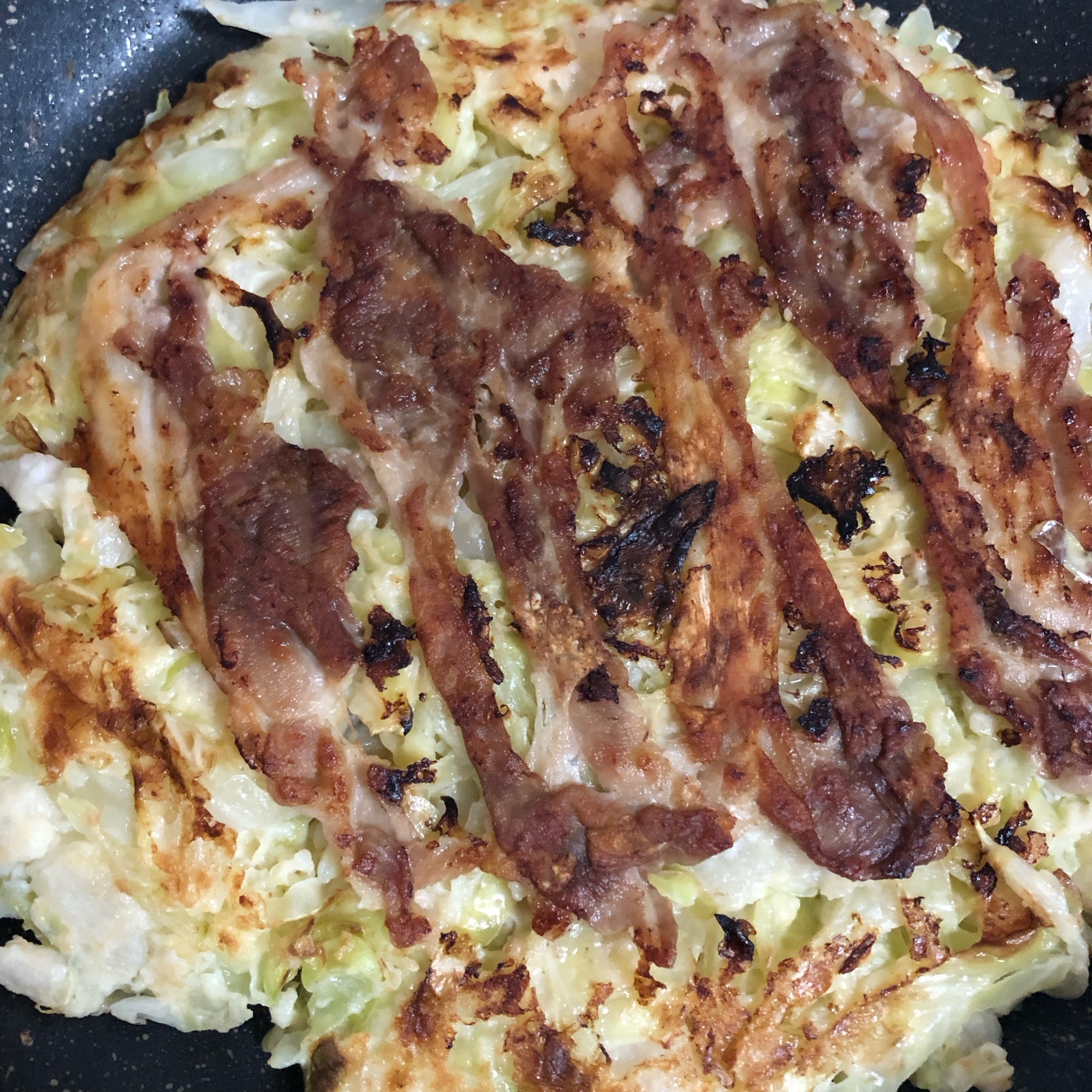 キャベツと豚肉のお好み焼き