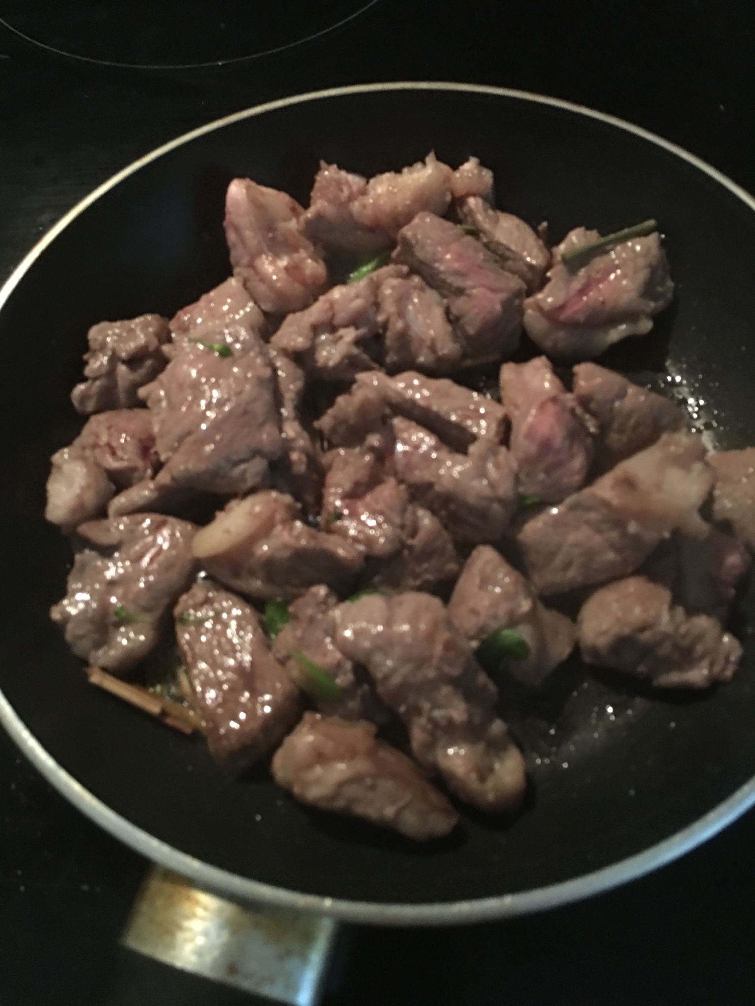 脂身多めの肉を使ったシンプル肉炒め