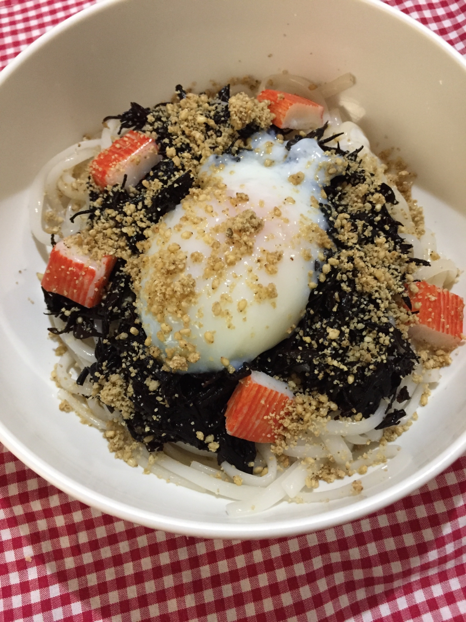 ダイエットに！ひじきとカニカマと温泉卵のせ糖質0麺