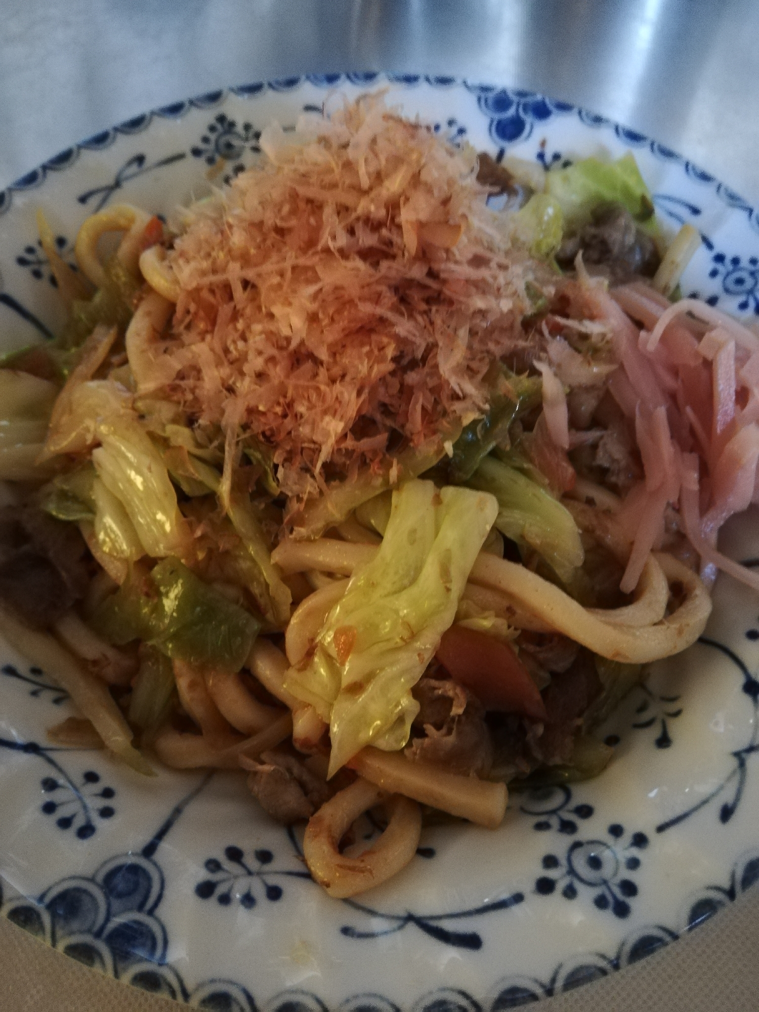 豚肉とキャベツの醤油焼きうどん