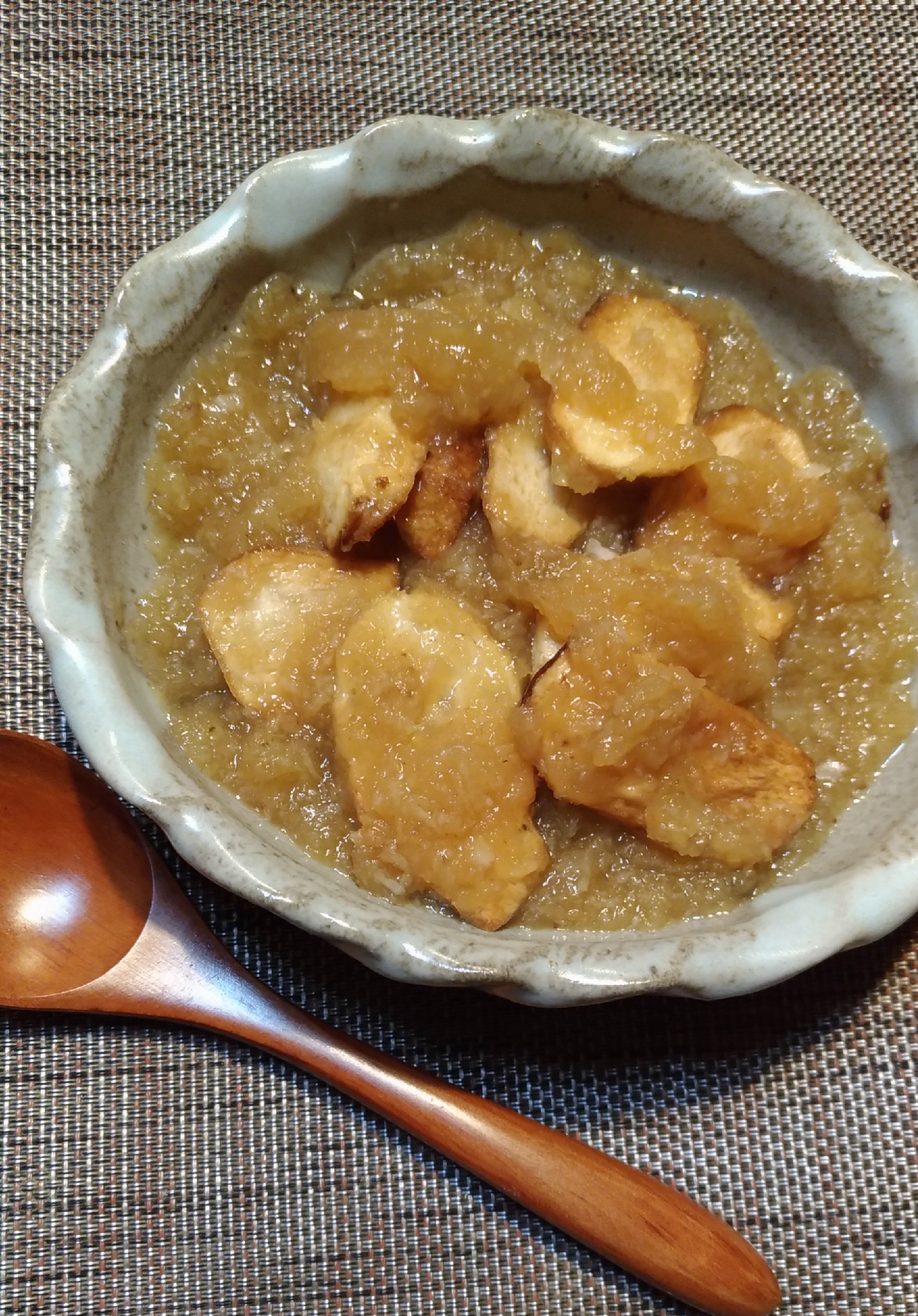 揚げ里芋のおろし煮