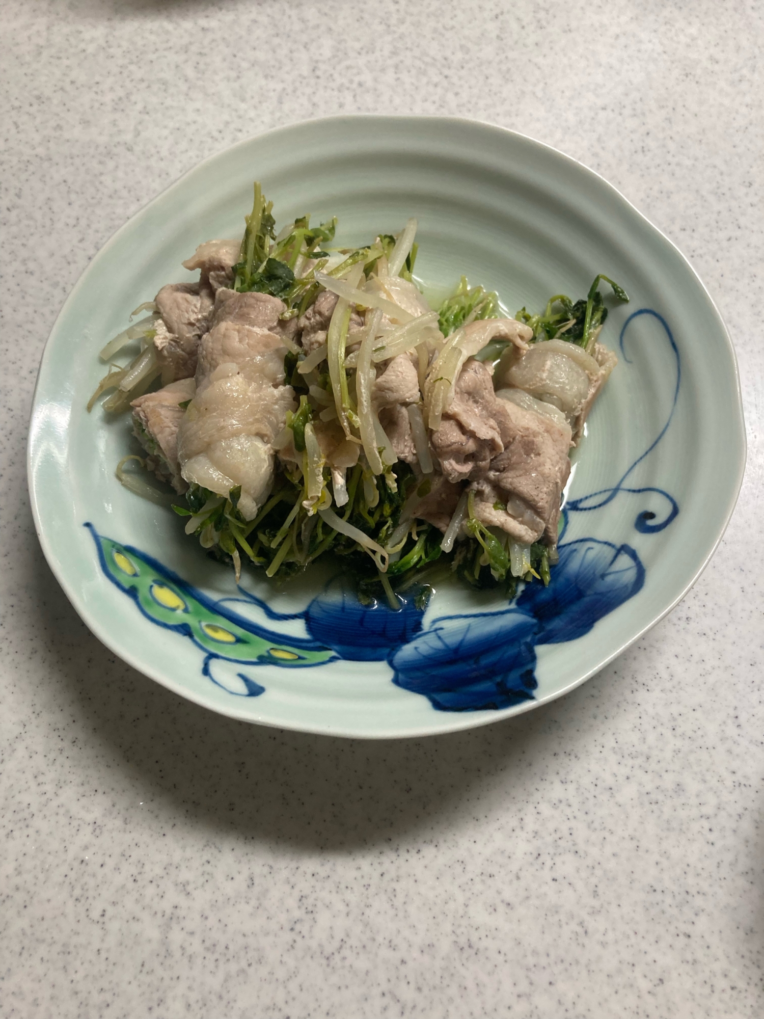 豚肉の豆苗ともやし巻き