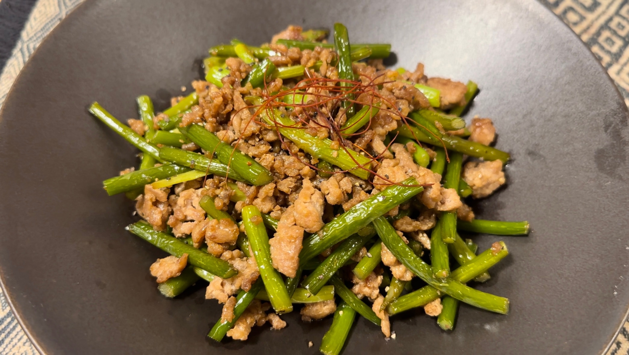 挽き肉と野菜のガーリック甘炒め