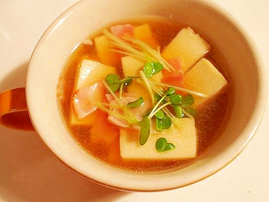 味噌風味♪高野豆腐とベーコンのスープ