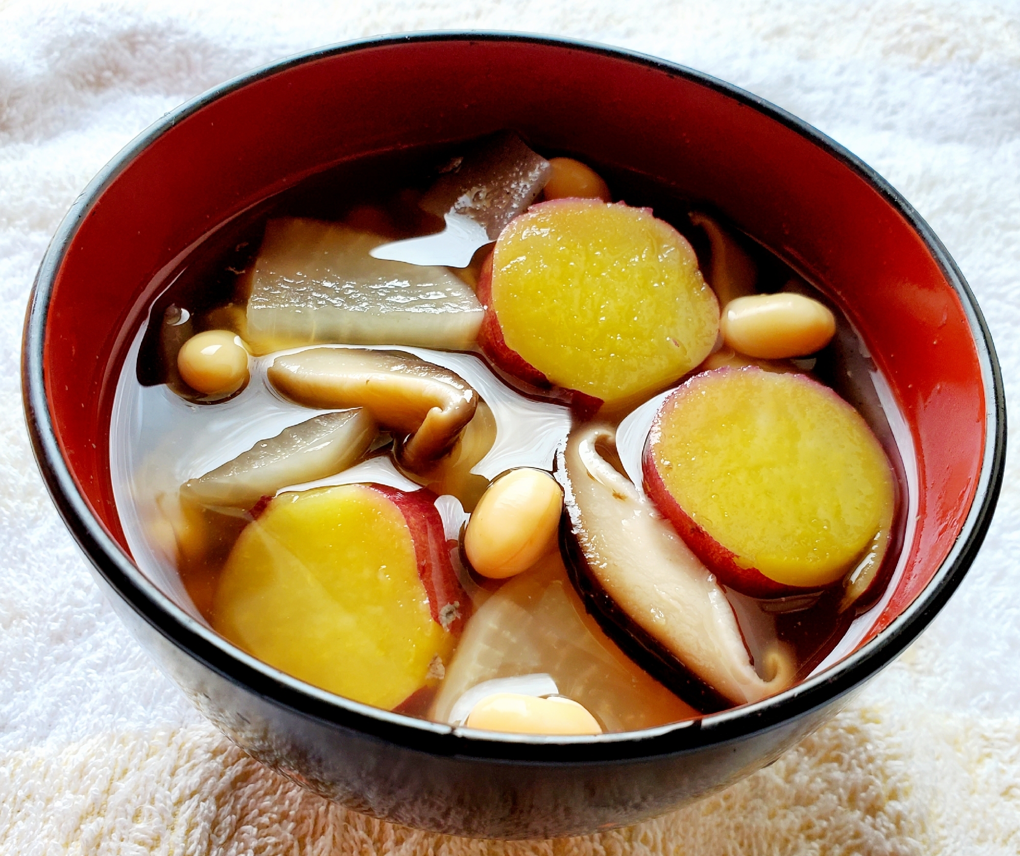 根菜と豆の食べる和風スープ
