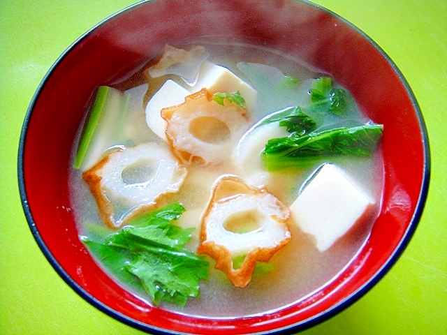 豆腐とからし菜ちくわの味噌汁