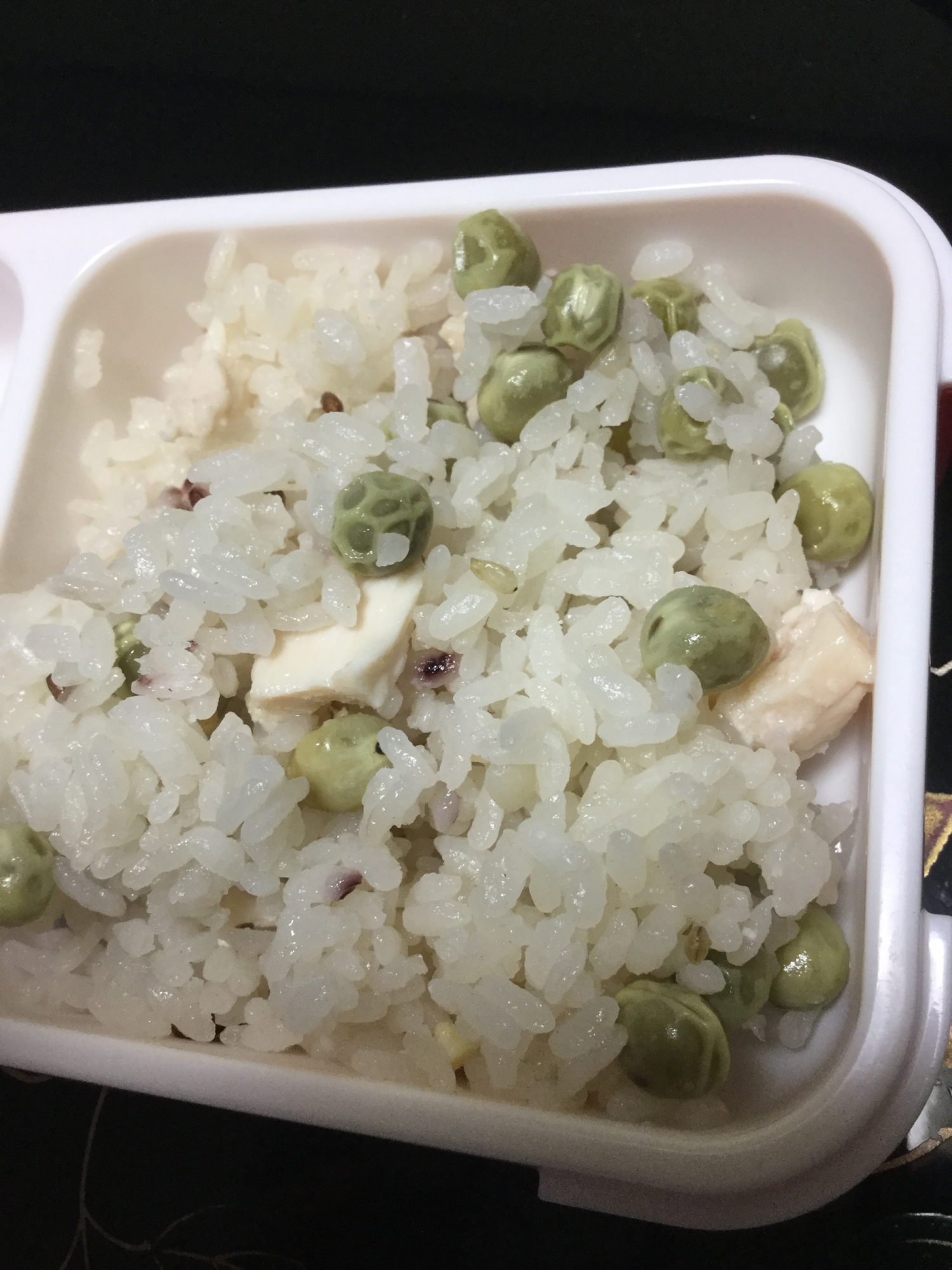 鶏ハム入り豆ご飯