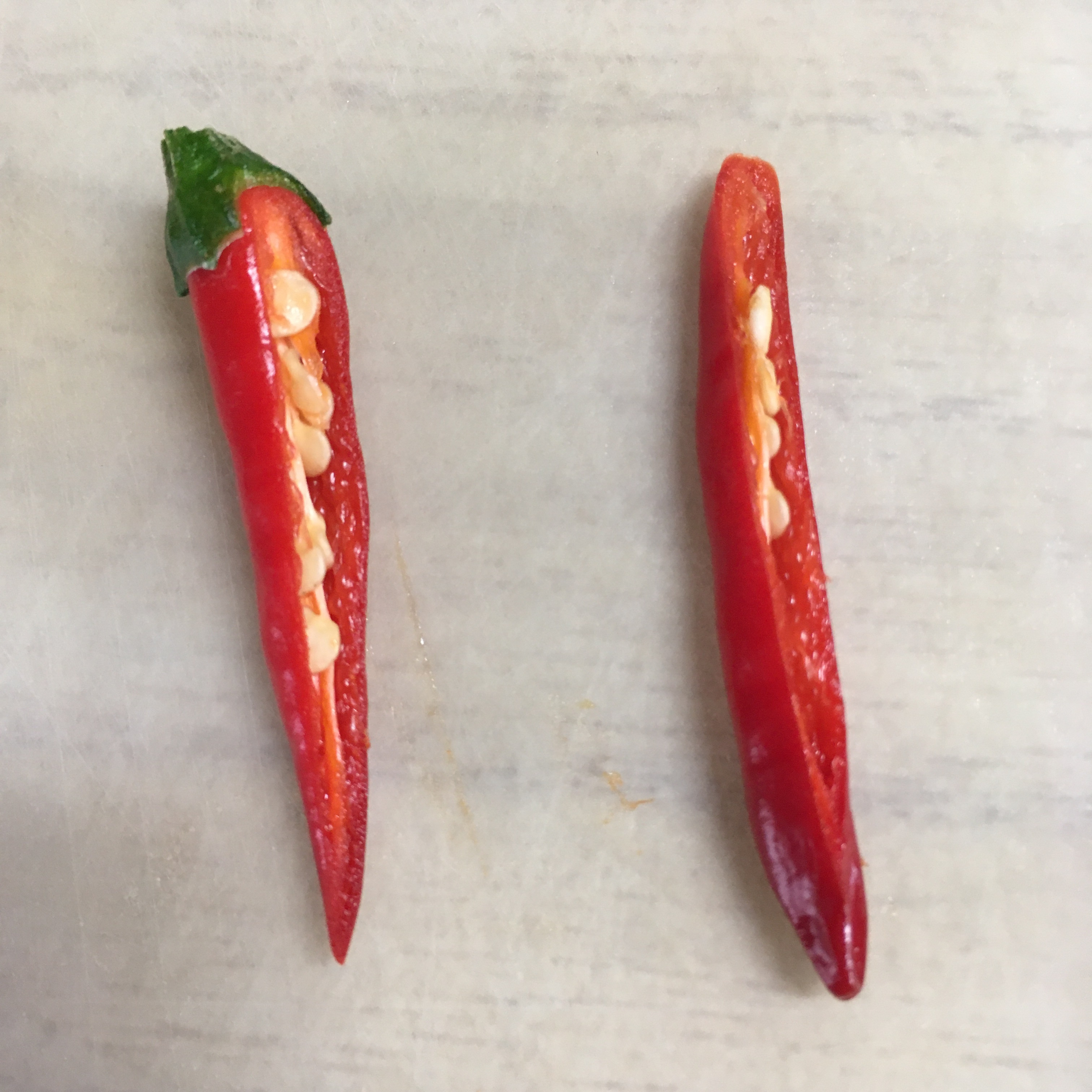 家庭菜園の 唐辛子を乾燥保存 レシピ 作り方 By 好き嫌い大王の料理番 楽天レシピ 家庭菜園の 唐辛子を乾燥保存 レシピ 作り方 By 好き嫌い大王の料理番 楽天レシピ