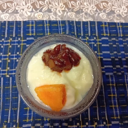 今日のヨーグルト♡柿&羊羹 はちみつかけて