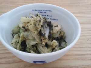 たっぷり食べられる★キャベツの海苔ゴマ和え