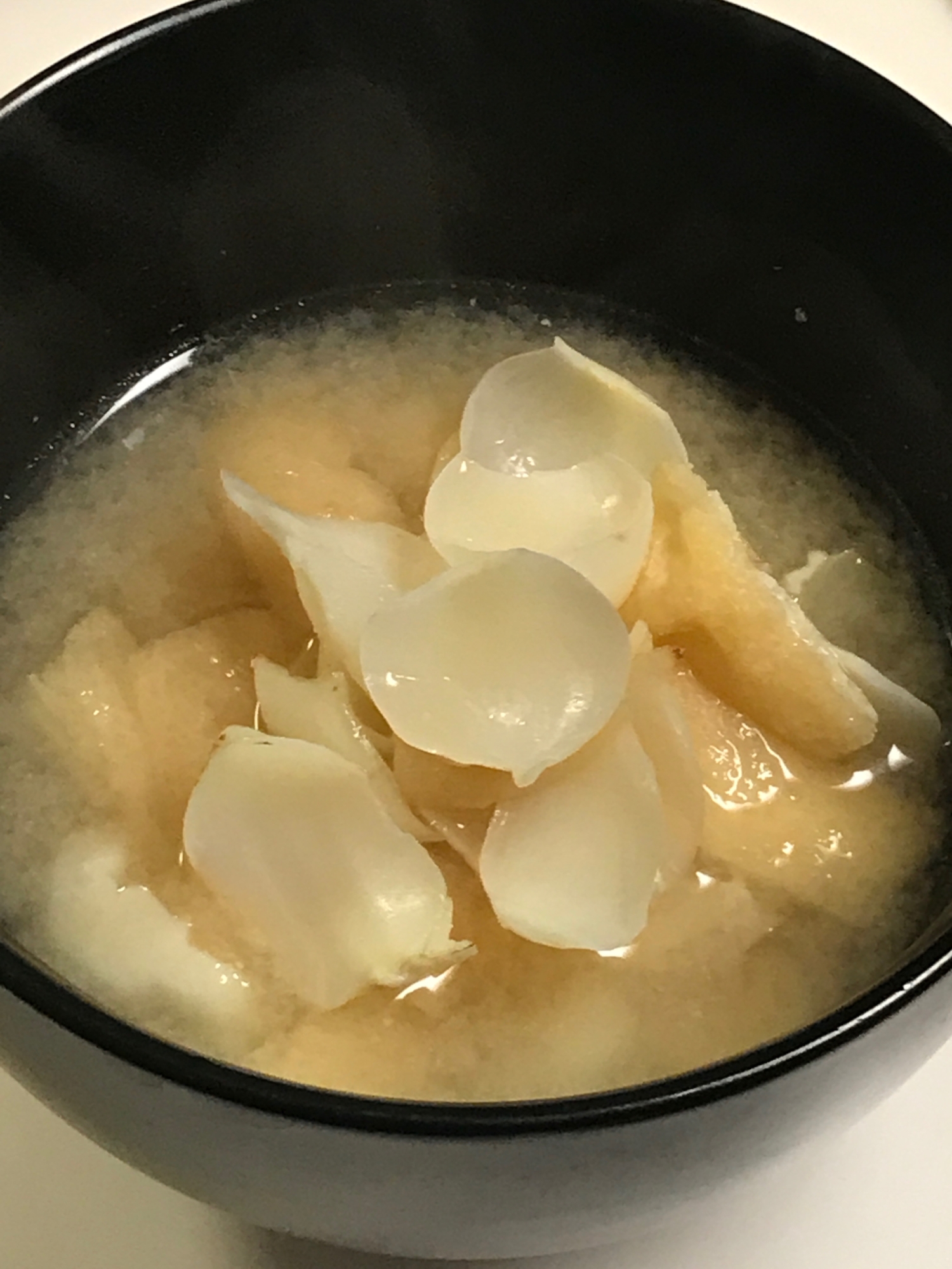 ゆり根と油揚げの味噌汁