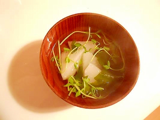 白だしでシンプルに 豆苗と蕪の澄まし汁 レシピ 作り方 By ブ 子 楽天レシピ 白だしでシンプルに 豆苗と蕪の澄まし汁 レシピ 作り方 By ブ 子 楽天レシピ