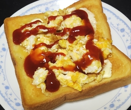 スクランブルエッグのトースト