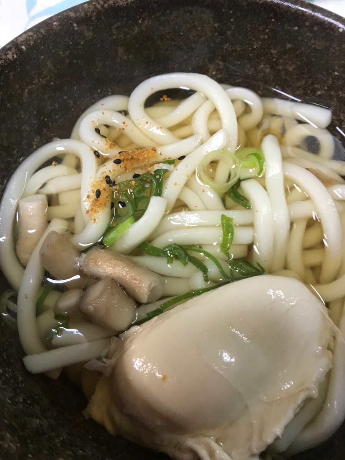 落とし卵と椎茸の軸で煮込みうどん(o^^o)