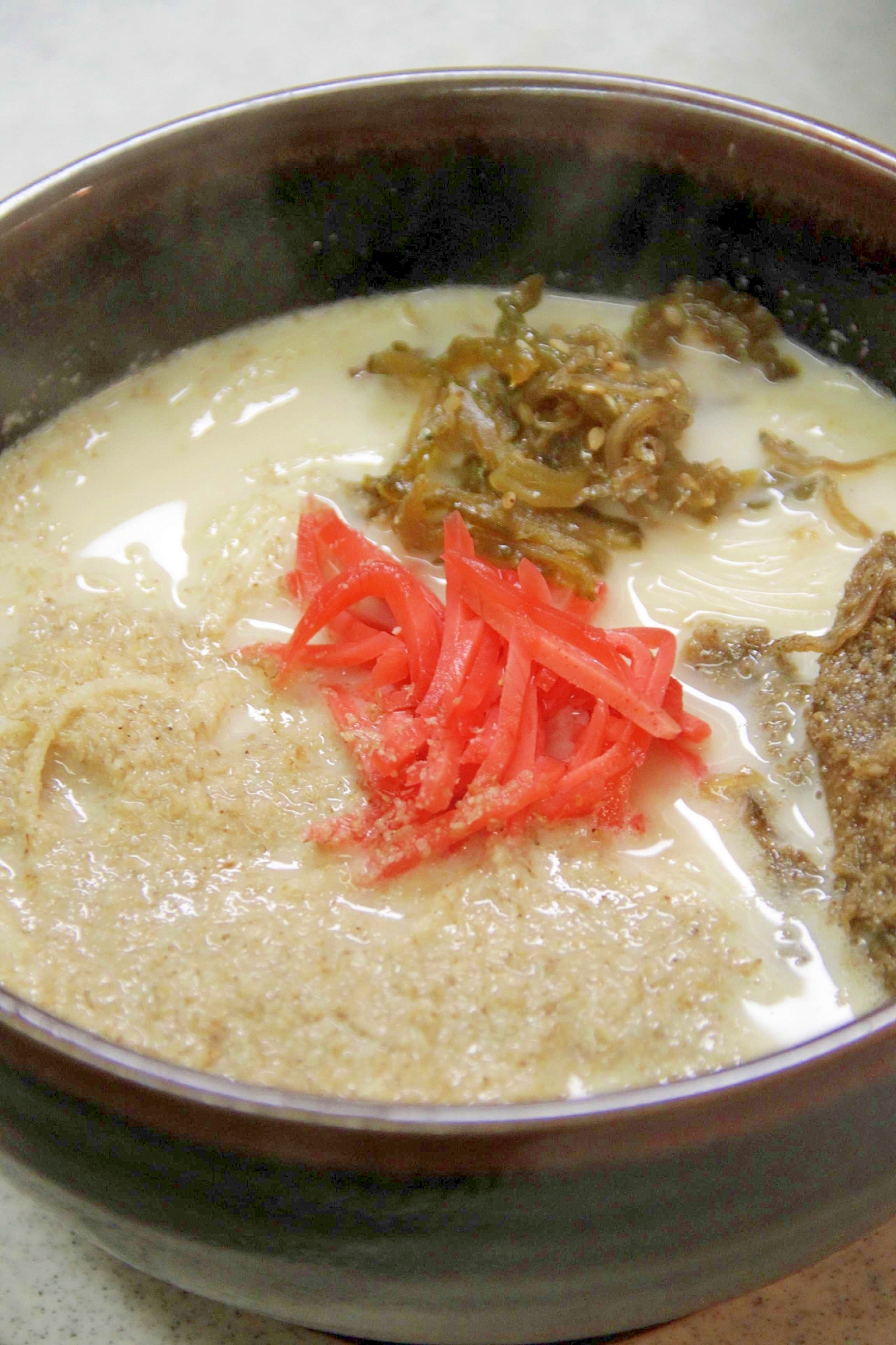 素麺を茹でている間に作れます『とんこつラーメン』