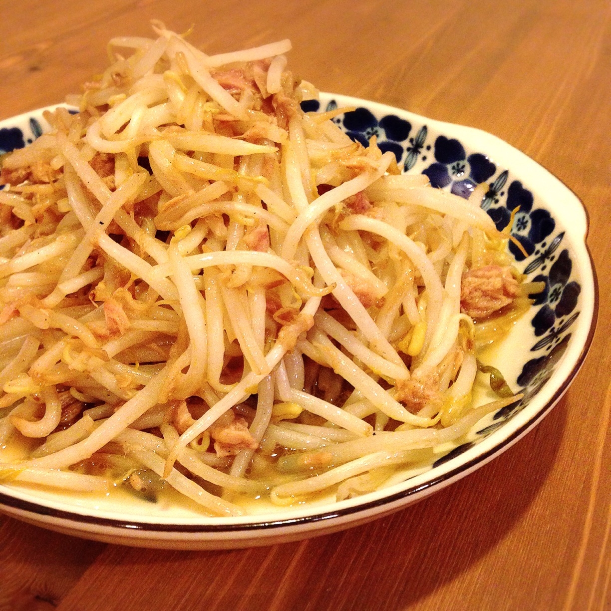 簡単節約！ご飯が進む♪もやしのツナ炒め