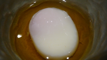 リッチニコールさん、こんにちは・・・・ぷるんぷるんの美味しい温泉卵が出来ました。レシピありがとうございました(#^.^#)