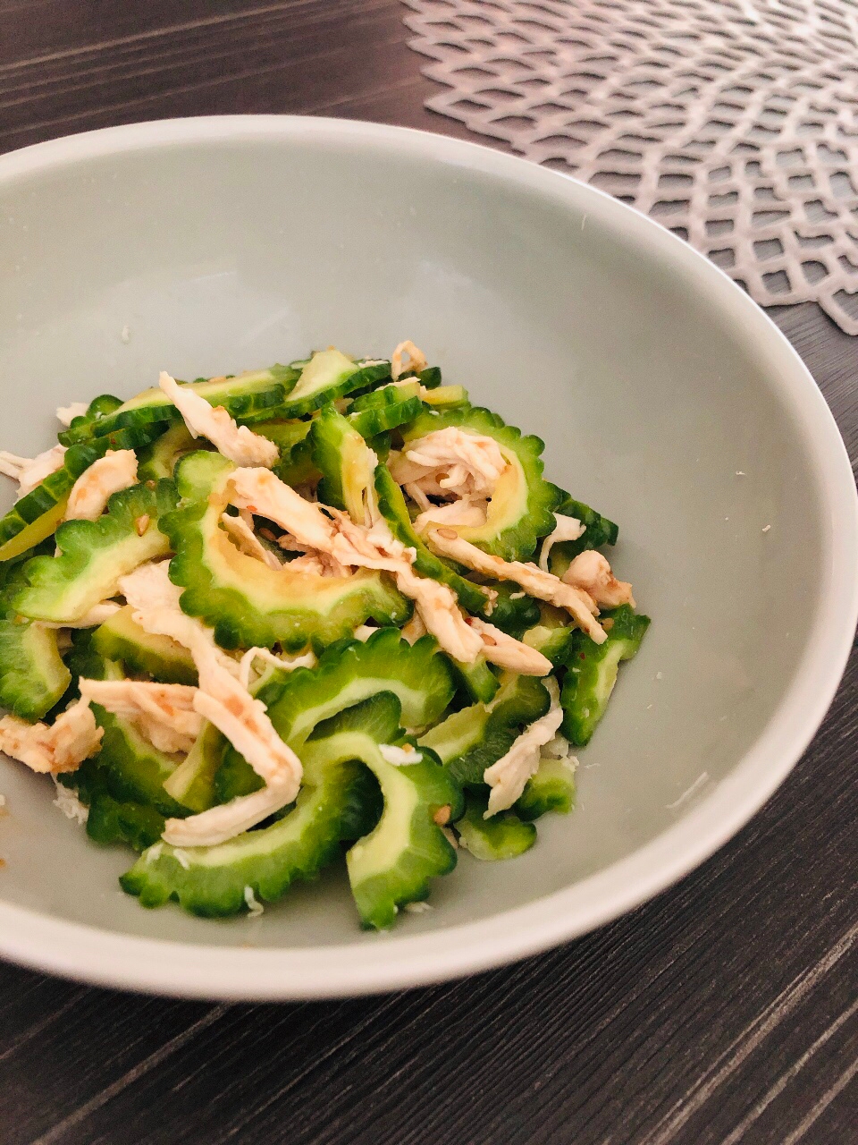 鶏むね肉とゴーヤの電子レンジ蒸し／焼肉のタレ和え