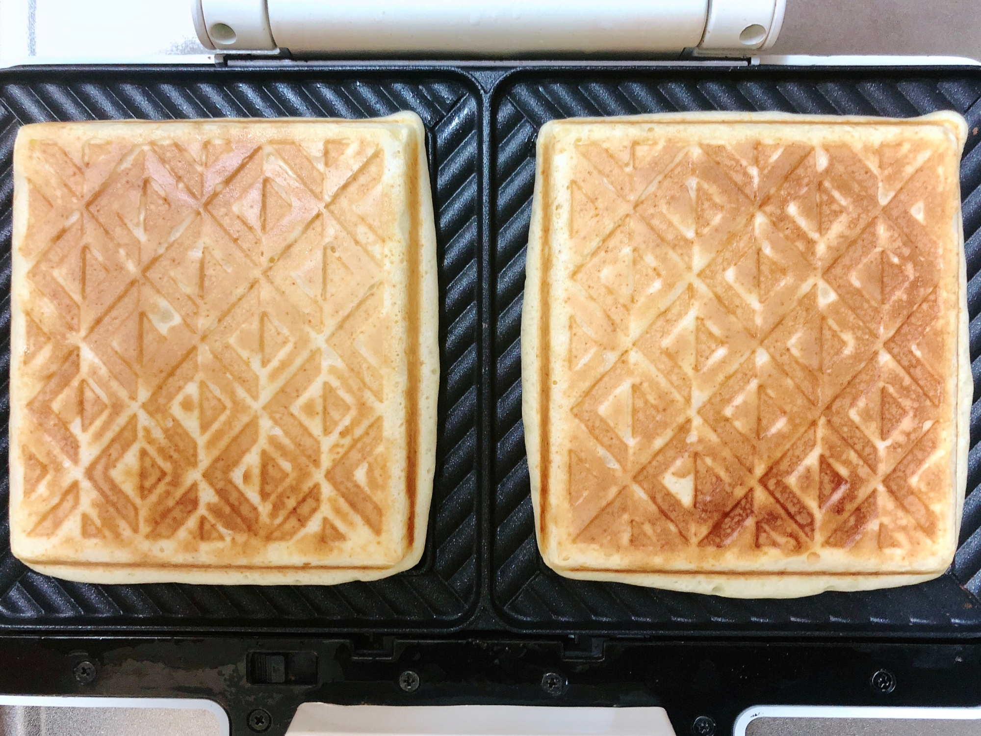 ホットサンドメーカーでホットケーキ