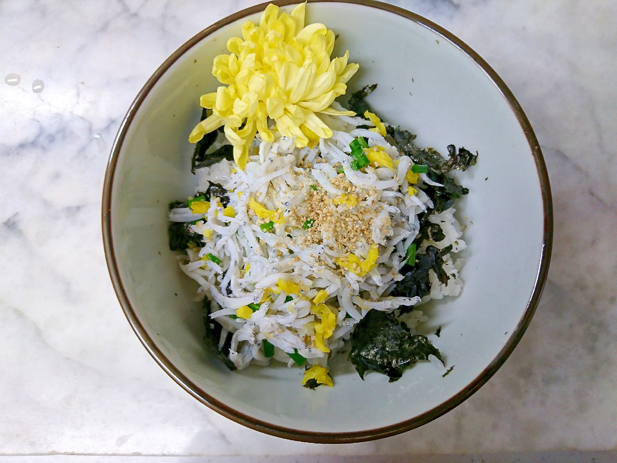 しらすの華丼