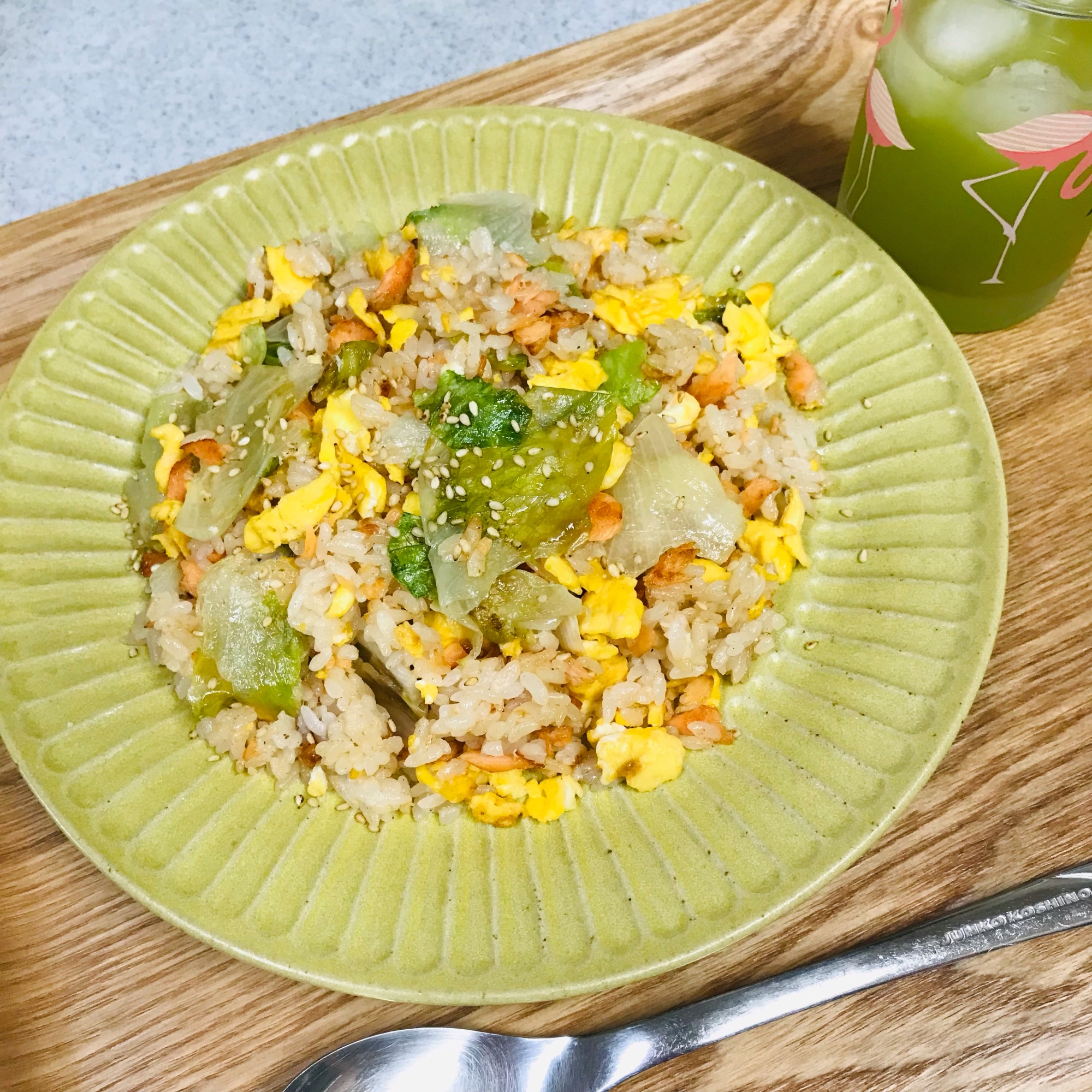 たまごと鮭とレタスのチャーハン レシピ 作り方 By ひよこピッピ 楽天レシピ