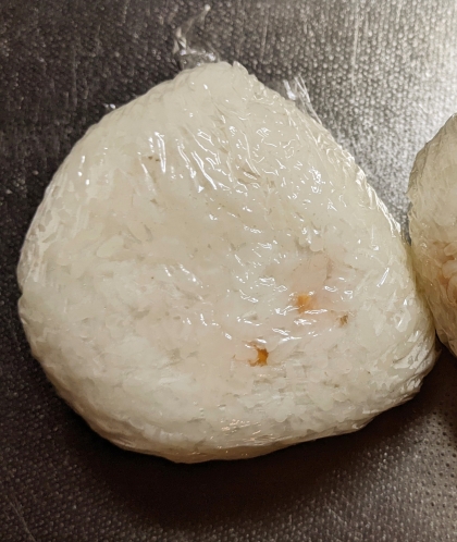 鮭おにぎり　醤油マヨ風味