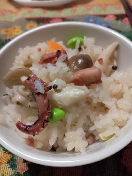 枝豆たっぷりたこ飯