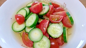 ミニトマトときゅうりのコンソメスープサラダ レシピ 作り方 By ことんとんとん 楽天レシピ ミニトマトときゅうりのコンソメスープサラダ レシピ 作り方 By ことんとんとん 楽天レシピ