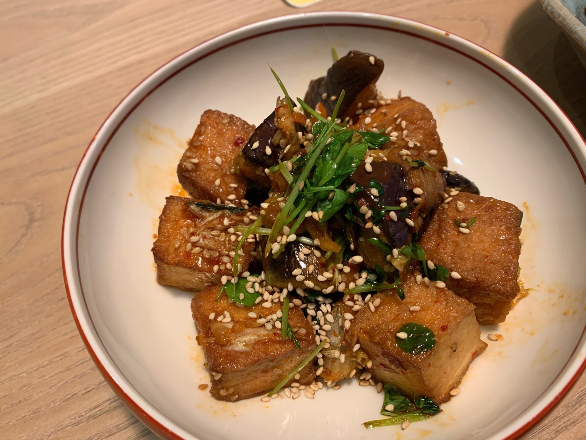 ご飯にも、ビールにも！厚揚げとナスのキムチ煮