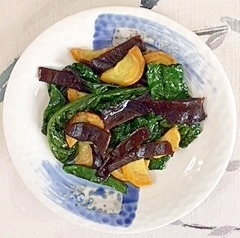 黒キャベツ ズッキーニ きくらげ サンチュの炒め物 レシピ 作り方 By 2727椿 楽天レシピ