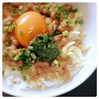 バジル＆チーズ de 納豆丼♪