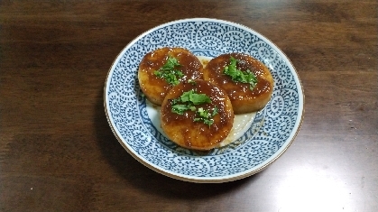 大根にバターとは想像しずらいですが、大変美味しかったです。上品で濃厚でした。良い意味で大根ぽくなく、逸品です。
