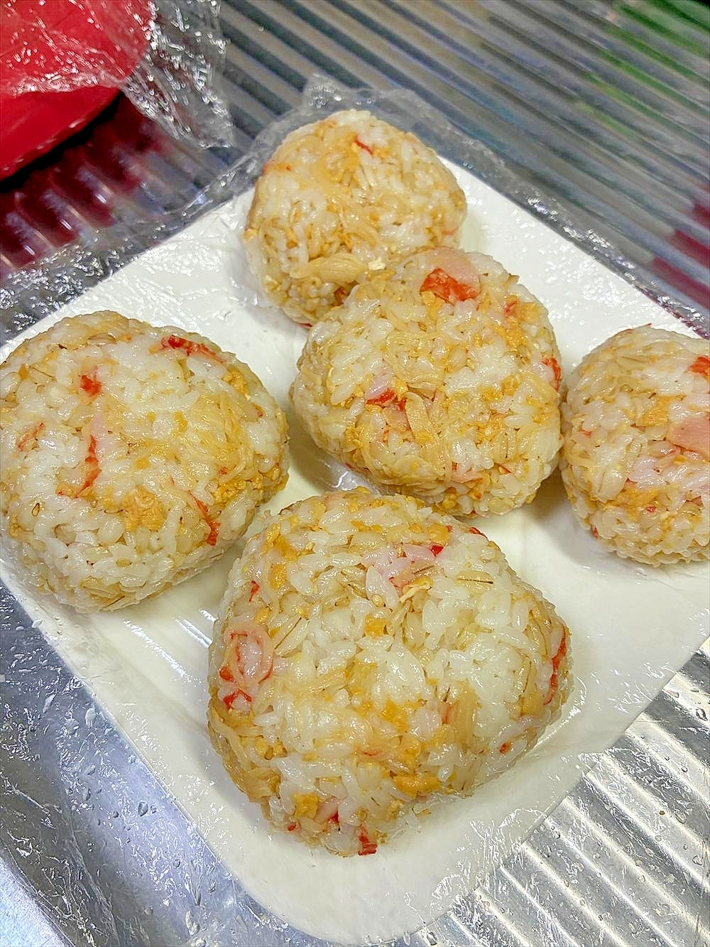 カニカマ玉子をマヨで炒めて炒飯気取った混ぜ混ぜ玉