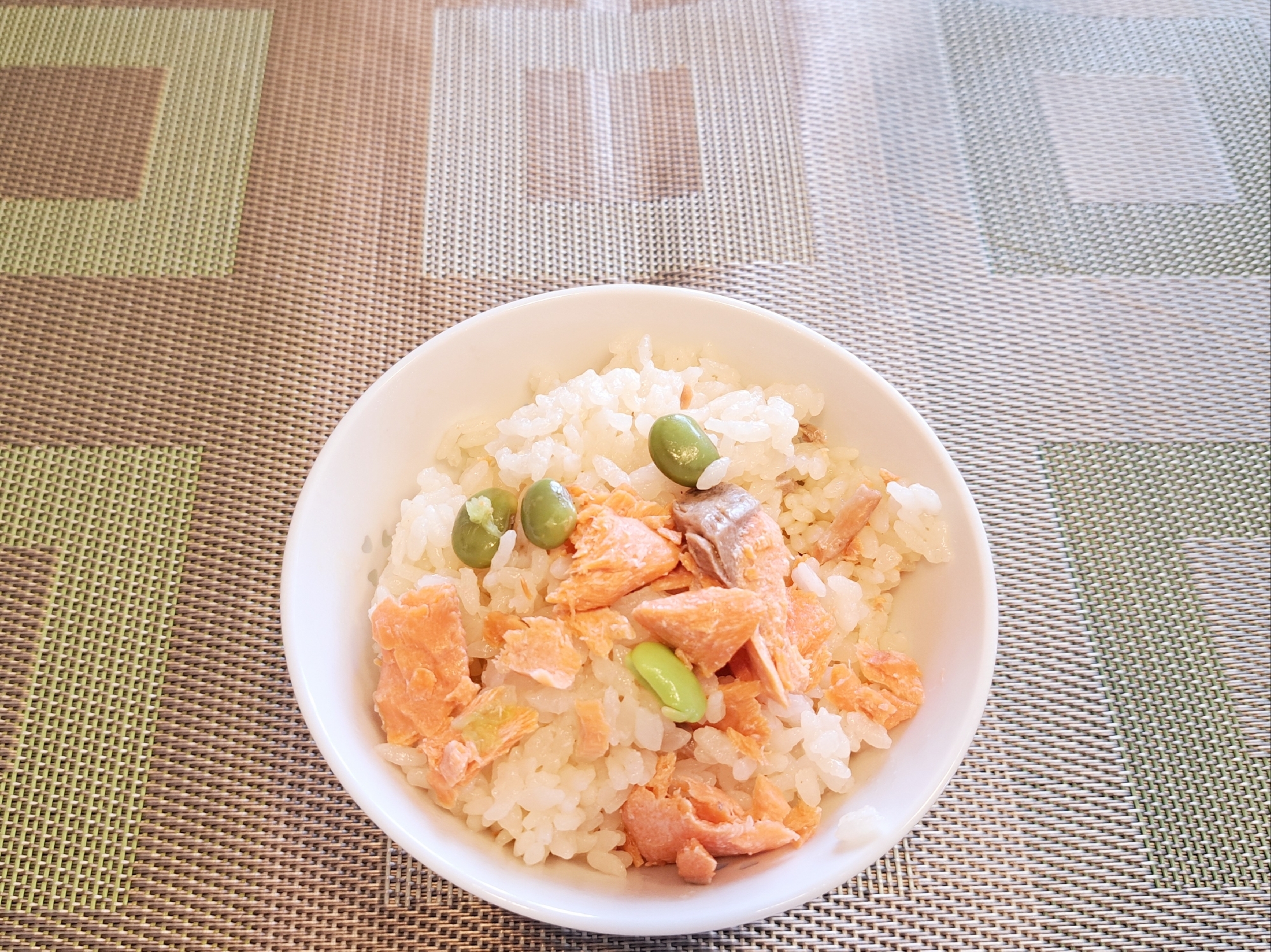 甘塩鮭と枝豆の炊き込みご飯