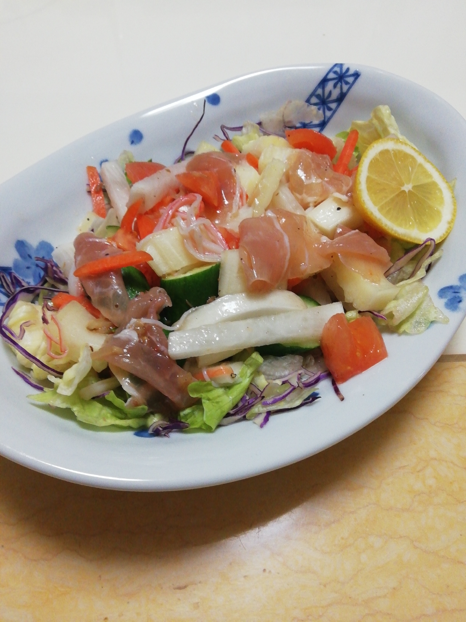 生ハマとカニカマと野菜のまろやかイタリアンサラダ