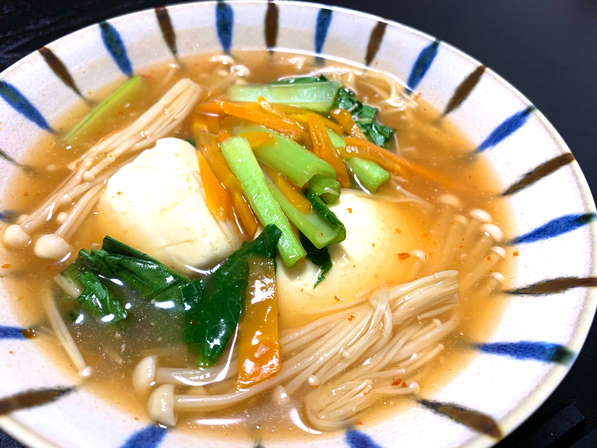 豆腐と青梗菜の旨辛味噌スープ