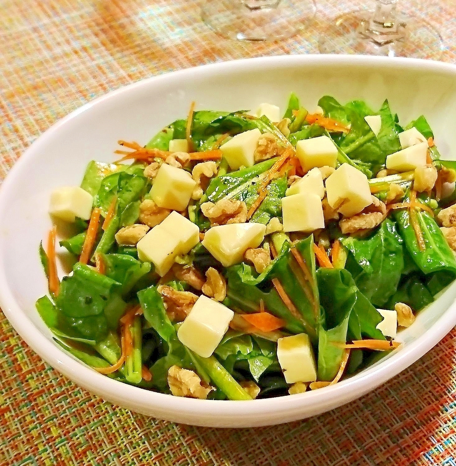 ルッコラとチーズとくるみのサラダ レシピ 作り方 By メリッコ 楽天レシピ ルッコラとチーズとくるみのサラダ レシピ 作り方 By メリッコ 楽天レシピ