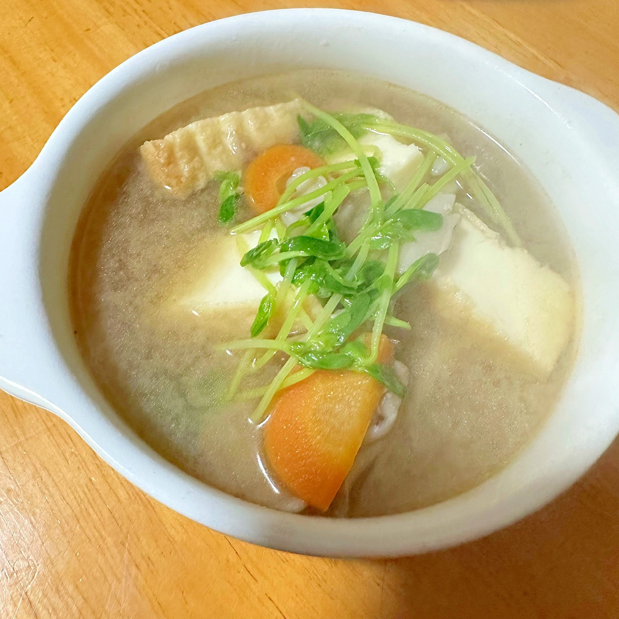 厚揚げと豆苗のお味噌汁 *ꕤ*.ﾟ
