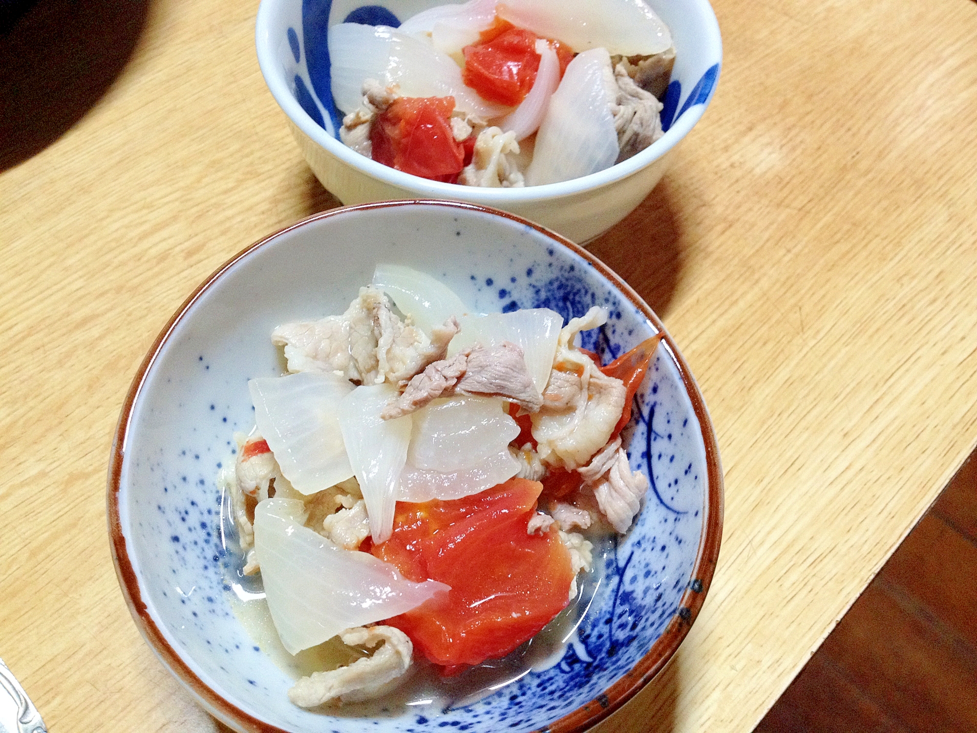 （お年寄り向け）新玉ねぎ、トマト、豚肉の煮物