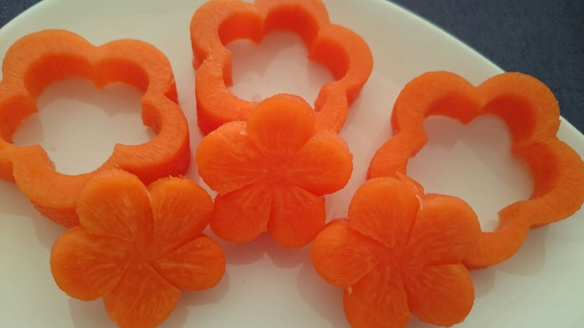 人参の飾り切り ストウブde ボイル レシピ 作り方 By Mamichin555 楽天レシピ 人参の飾り切り ストウブde ボイル レシピ 作り方 By Mamichin555 楽天レシピ