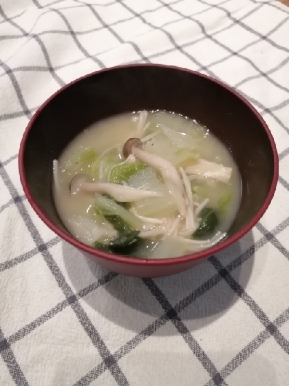 きのこと白菜の味噌汁