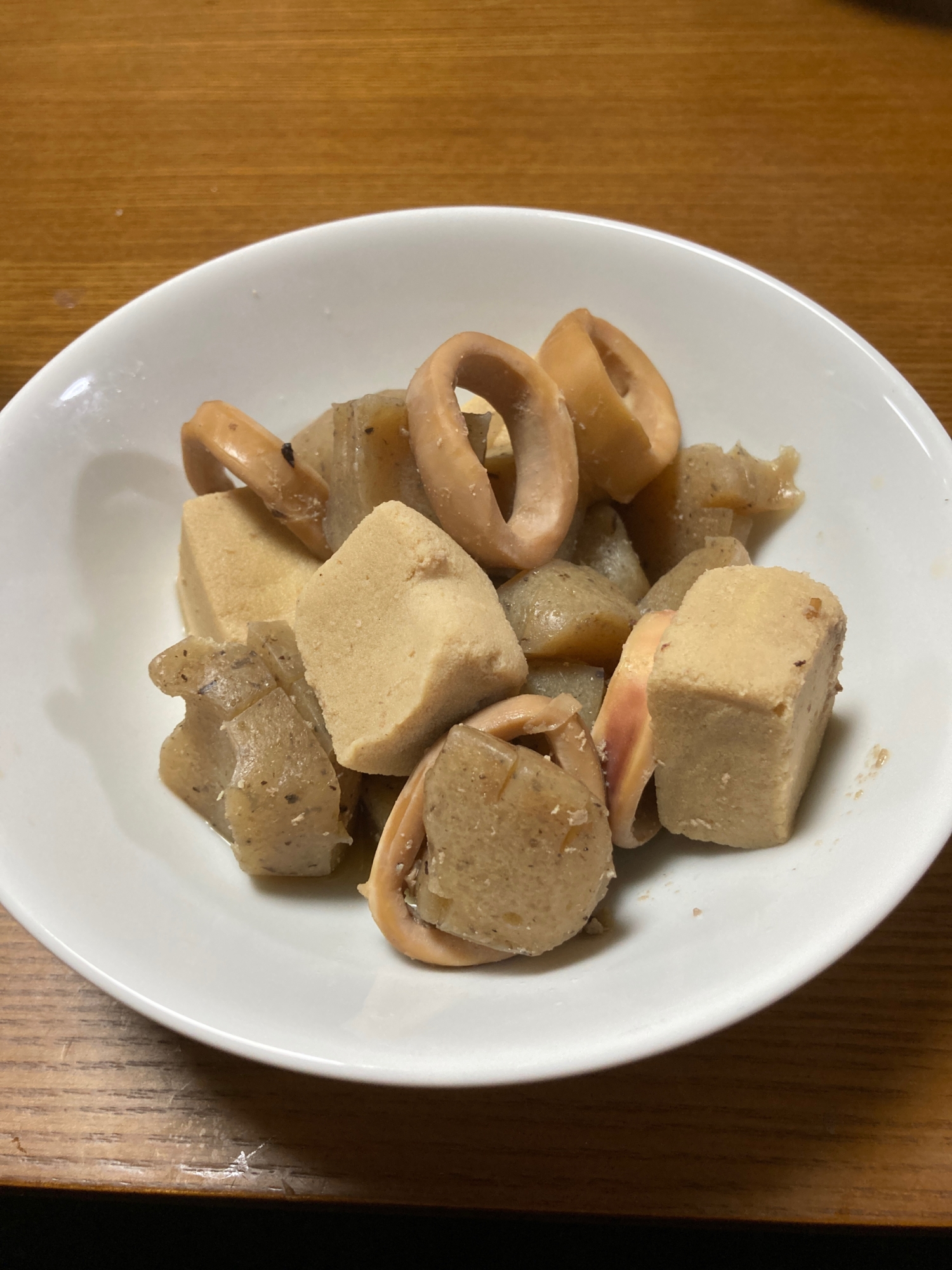 イカとこんにゃくと高野豆腐の煮物