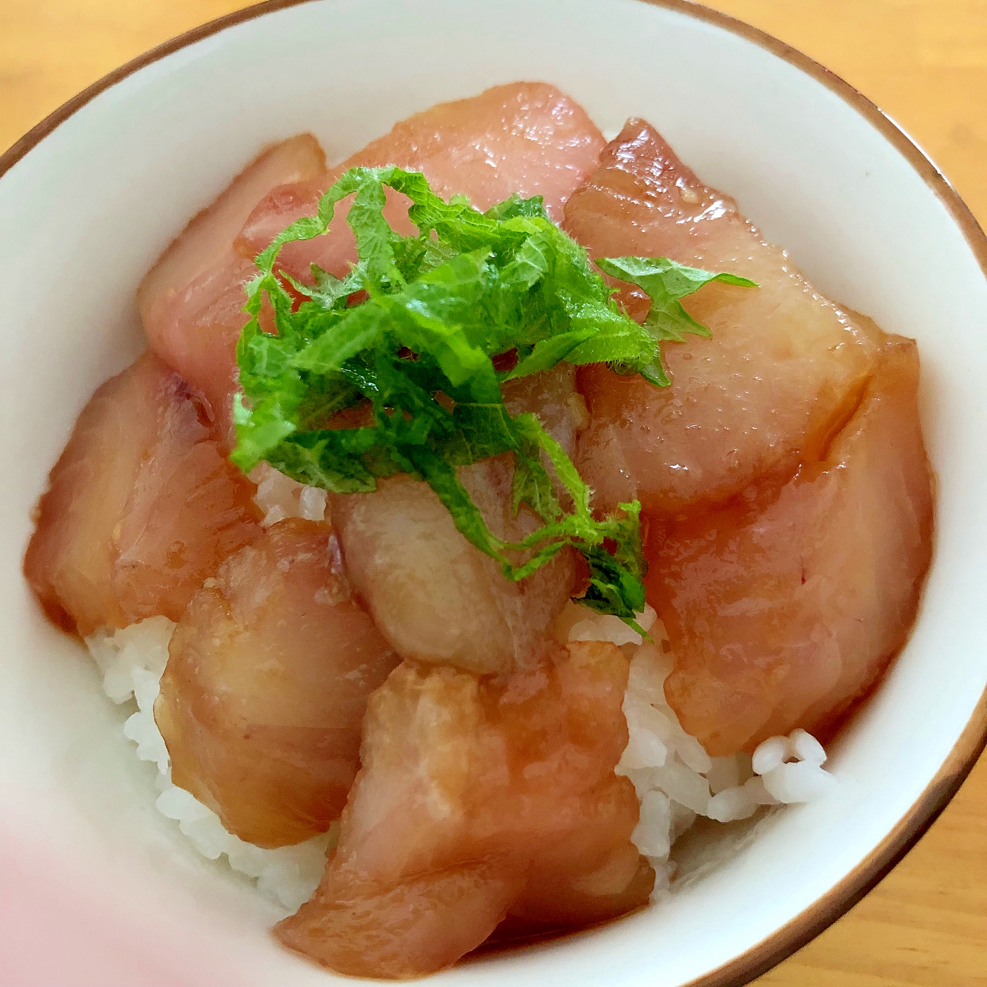 ハマチの漬け丼