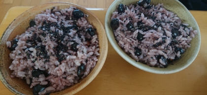 モチモチ美味しい☆もち米で黒豆ご飯