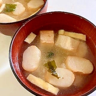 小町麩・油揚げ・わかめの味噌汁